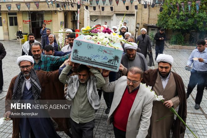 استقبال از پیکر ۶ شهید گمنام دفاع مقدس در کرمانشاه